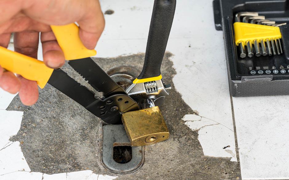 changer cylindre de serrure Sceaux